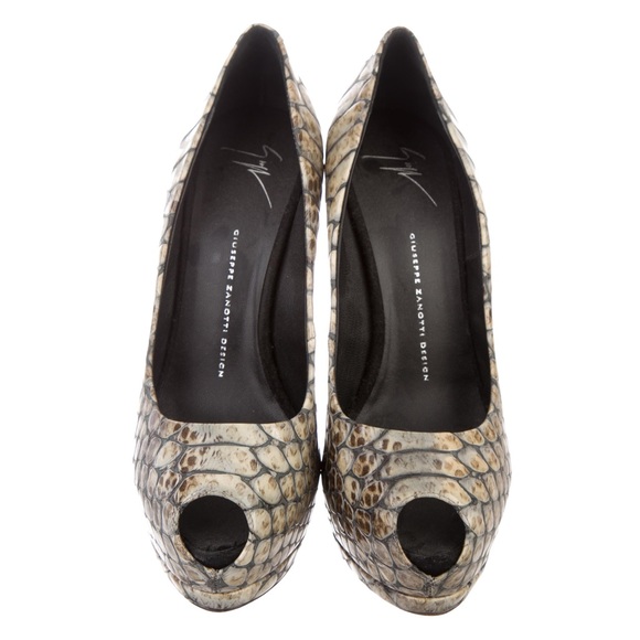 Giuseppe Zanotti Sharon 105 Python Pumps - Picture 3 of 6